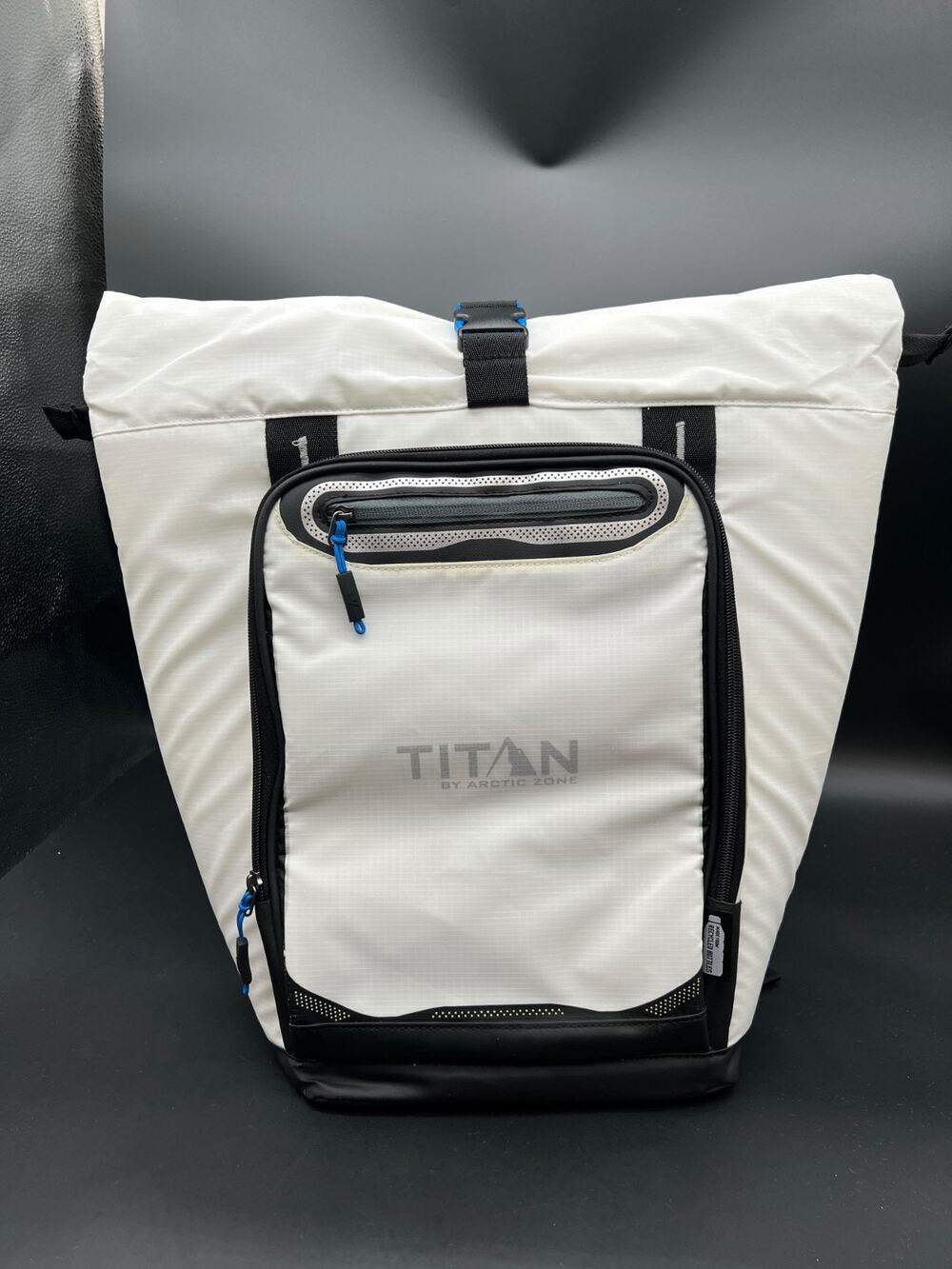 Titan Deep Freeze Arctic Backpack Cooler White Black